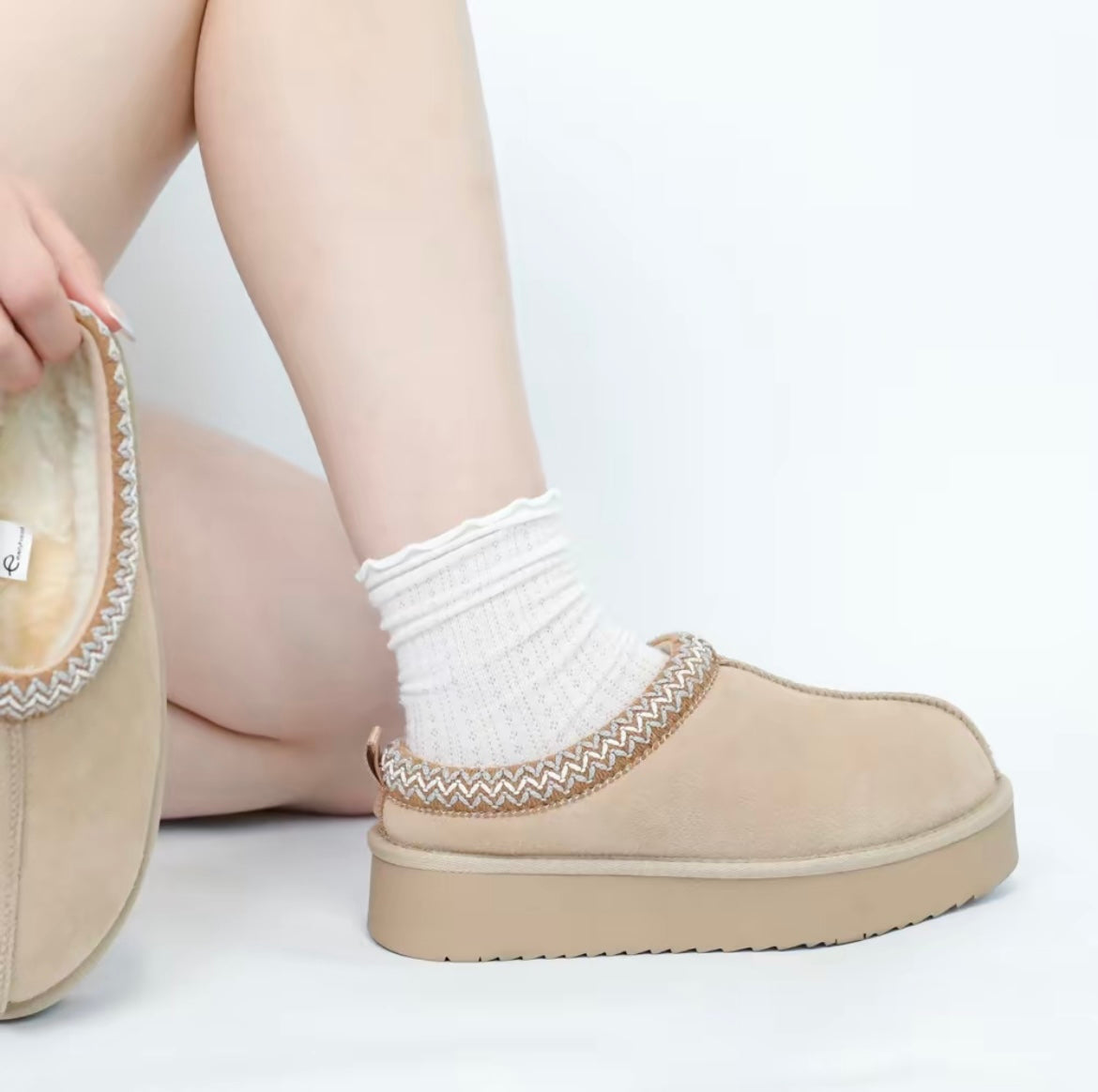 Mini Low Top Boots with Fluffy Fur | Warm & Stylish